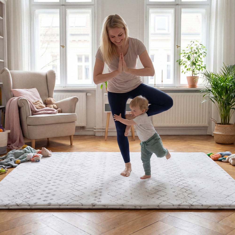 toddler playing on nomad diamond shag Huloosleep mat sand charcoal floor